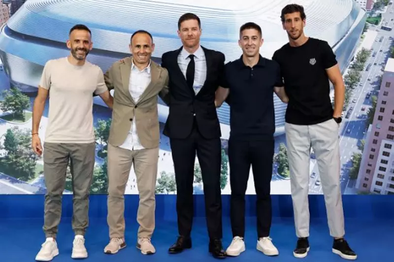 تعرّف على المساعدين المحترفين لمدرب ريال مدريد تشابي ألونسو: خبراء في التنظيم الدفاعي والتعامل مع الشباب