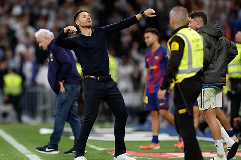 ألونسو: لا عقوبات على فينيسيوس.. والفريق بأكمله سيظل يدعم مبابي