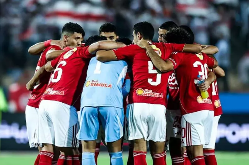 الاستثناء الوحيد بالمربع الذهبي.. هل ظُلم الأهلي باستبعاده من جائزة "كاف"؟