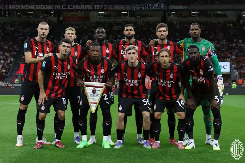 الدوري الإيطالي.. هدف متأخر ينقذ ميلان من الخسارة أمام بيزا