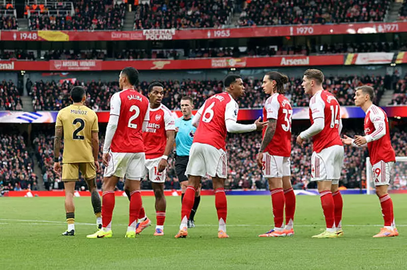 الصدارة حمراء.. ترتيب الدوري الإنجليزي بعد فوز أرسنال وخسارة سيتي