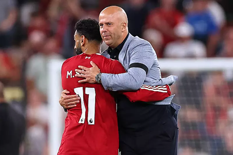 بعد مشاركته لمدة 16 دقيقة.. يلا كورة يكشف تفاصيل مشادة بين صلاح وسلوت في ليفربول