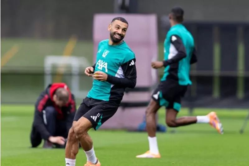 محمد صلاح ينافس على جائزة أفضل لاعب أفريقي 2025