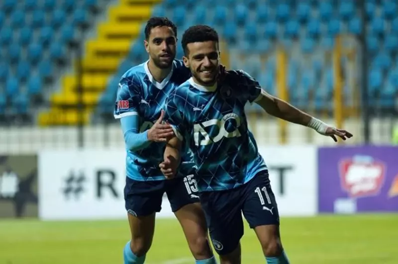 هدف لا يتكرر كثيرًا.. بيراميدز يهز شباك فاركو بطريقة غريبة (فيديو)